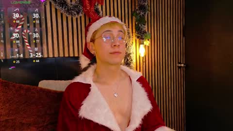 Snapshot of naughty__chris chatting on December 24, 8:11 am Christopher  Chris online show from December 24, 8:11 am