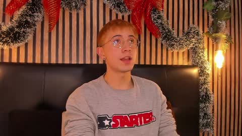 Snapshot of naughty__chris chatting on December 6, 12:27 pm Christopher  Chris online show from December 6, 12:27 pm