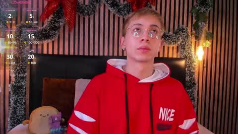 Snapshot of naughty__chris chatting on December 13, 12:06 pm Christopher  Chris online show from December 13, 12:06 pm