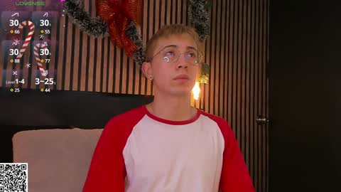 Snapshot of naughty__chris chatting on December 14, 11:39 am Christopher  Chris online show from December 14, 11:39 am