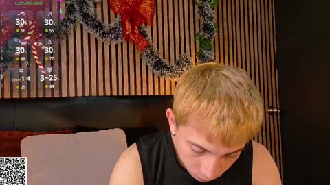 Snapshot of naughty__chris chatting on December 17, 12:43 pm Christopher  Chris online show from December 17, 12:43 pm