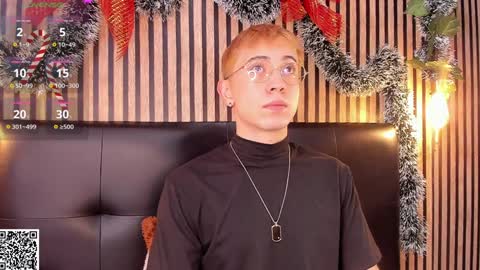 Snapshot of naughty__chris chatting on December 7, 12:45 pm Christopher  Chris online show from December 7, 12:45 pm