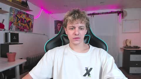 Snapshot of naughty_nik43 chatting on January 16, 3:02 pm Nik online show from January 16, 3:02 pm