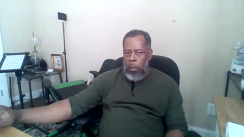 Snapshot of ncmale2021 chatting on October 24, 8:21 pm Terry online show from October 24, 8:21 pm