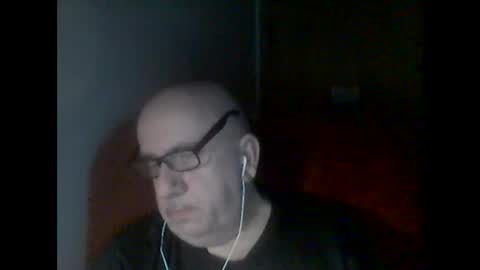 Snapshot of needlesslove chatting on February 2, 12:40 am Tom online show from February 2, 12:40 am