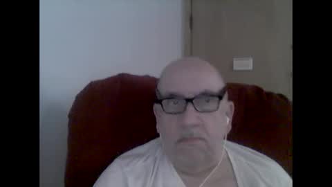 Snapshot of needlesslove chatting on October 4, 9:41 pm Tom online show from October 4, 9:41 pm