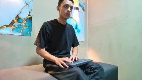 Snapshot of neithan_bleyt chatting on October 20, 4:22 pm NEITHAN online show from October 20, 4:22 pm