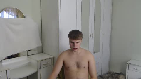 Snapshot of nenvol1 chatting on January 31, 9:59 am better ask   online show from January 31, 9:59 am