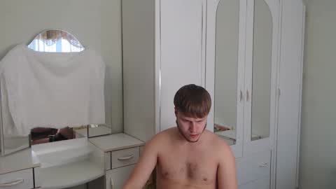 Snapshot of nenvol1 chatting on January 24, 9:49 am better ask   online show from January 24, 9:49 am