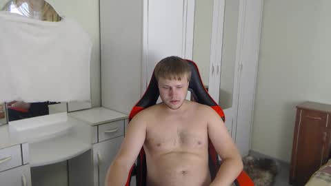 Snapshot of nenvol1 chatting on September 28, 10:24 am better ask   online show from September 28, 10:24 am