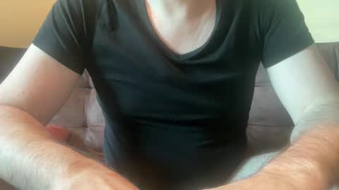 Snapshot of neu242gierig chatting on September 18, 5:53 am Neu242Gierig online show from September 18, 5:53 am