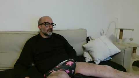 simi online show from November 18, 7:39 pm