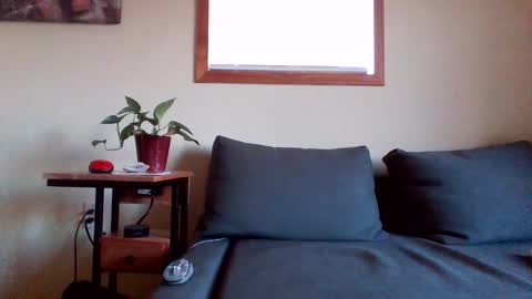 newhallboxer online show from March 19, 11:08 pm