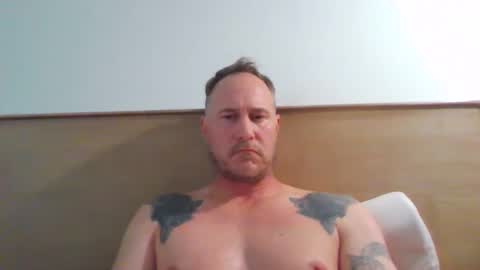 Snapshot of newportman1030 chatting on January 11, 12:12 am amandandhisgirl online show from January 11, 12:12 am