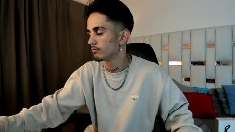 Yeison online show from April 1, 3:30 am