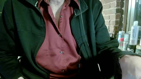 Snapshot of nfgwholoves2cum chatting on February 14, 10:59 pm NFG  Nice Friendly Guy  Dick online show from February 14, 10:59 pm