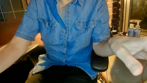 Snapshot of nfgwholoves2cum chatting on October 8, 11:20 pm NFG  Nice Friendly Guy  Dick online show from October 8, 11:20 pm