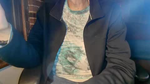 Snapshot of nfgwholoves2cum chatting on February 26, 1:53 am NFG  Nice Friendly Guy  Dick online show from February 26, 1:53 am