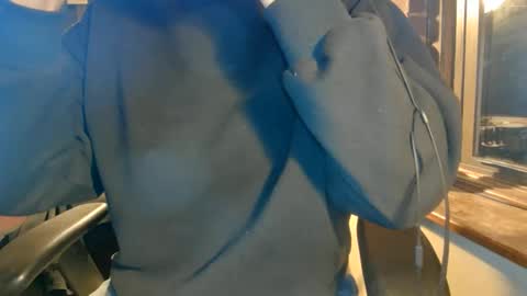 Snapshot of nfgwholoves2cum chatting on December 5, 3:04 am NFG  Nice Friendly Guy  Dick online show from December 5, 3:04 am