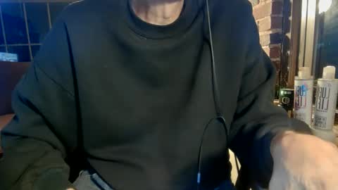 Snapshot of nfgwholoves2cum chatting on December 3, 10:40 pm NFG  Nice Friendly Guy  Dick online show from December 3, 10:40 pm