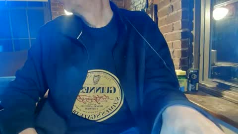 Snapshot of nfgwholoves2cum chatting on December 6, 9:57 pm NFG  Nice Friendly Guy  Dick online show from December 6, 9:57 pm