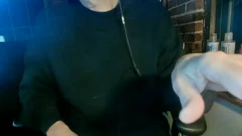 Snapshot of nfgwholoves2cum chatting on January 9, 11:24 pm NFG  Nice Friendly Guy  Dick online show from January 9, 11:24 pm