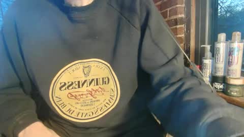 Snapshot of nfgwholoves2cum chatting on February 5, 10:33 pm NFG  Nice Friendly Guy  Dick online show from February 5, 10:33 pm