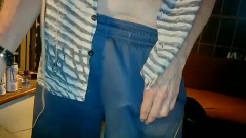 Snapshot of nfgwholoves2cum chatting on September 29, 12:53 am NFG  Nice Friendly Guy  Dick online show from September 29, 12:53 am
