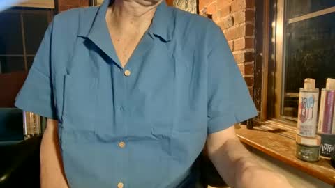Snapshot of nfgwholoves2cum chatting on December 24, 10:28 pm NFG  Nice Friendly Guy  Dick online show from December 24, 10:28 pm