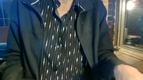 Snapshot of nfgwholoves2cum chatting on December 9, 3:29 am NFG  Nice Friendly Guy  Dick online show from December 9, 3:29 am