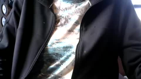 Snapshot of nfgwholoves2cum chatting on January 19, 5:07 pm NFG  Nice Friendly Guy  Dick online show from January 19, 5:07 pm
