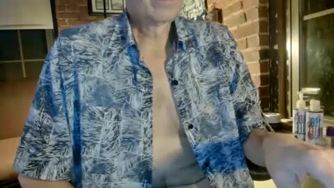 Snapshot of nfgwholoves2cum chatting on October 3, 2:38 am NFG  Nice Friendly Guy  Dick online show from October 3, 2:38 am