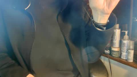Snapshot of nfgwholoves2cum chatting on February 11, 11:22 pm NFG  Nice Friendly Guy  Dick online show from February 11, 11:22 pm