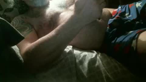 Snapshot of nice_oldguy60 chatting on December 20, 5:25 am OldMadtown Guy online show from December 20, 5:25 am