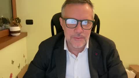 Andrew online show from December 18, 6:25 pm