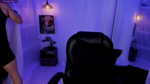 nick fenix online show from June 3, 2:13 am