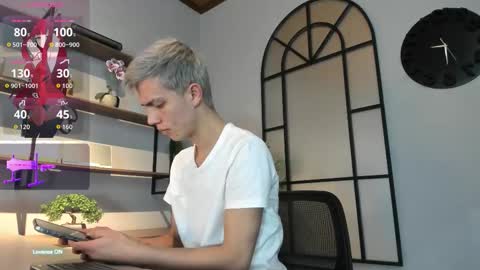 Snapshot of nick_torn chatting on October 22, 12:31 pm Nick online show from October 22, 12:31 pm