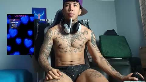 Nickhot0609 online show from March 22, 9:25 am