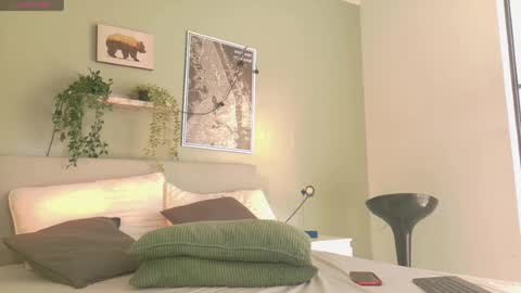 Snapshot of nickifox__ chatting on October 23, 8:34 pm NICKI FOX  online show from October 23, 8:34 pm