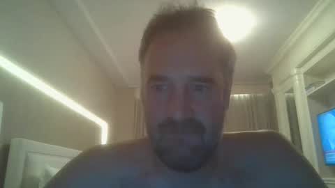 nicknut07 online show from October 28, 2:03 am