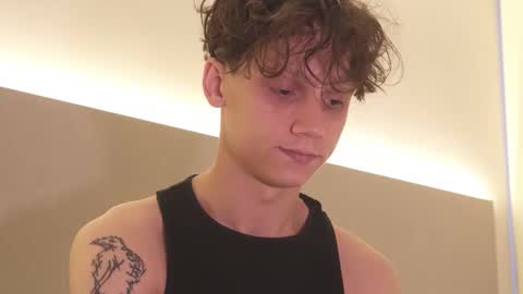 Snapshot of nicky_neal chatting on October 18, 12:48 am Nicky Neal online show from October 18, 12:48 am