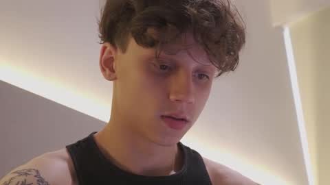 Snapshot of nicky_neal chatting on October 14, 12:17 am Nicky Neal online show from October 14, 12:17 am