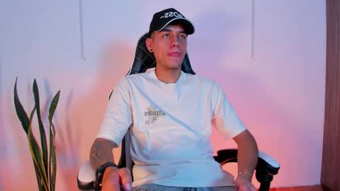 Snapshot of nickyblazze_ chatting on October 7, 12:42 pm Nicky  online show from October 7, 12:42 pm
