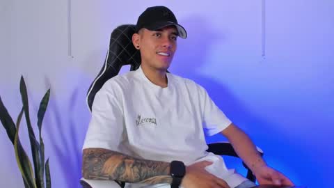 Snapshot of nickyblazze_ chatting on September 23, 2:05 pm Nicky  online show from September 23, 2:05 pm