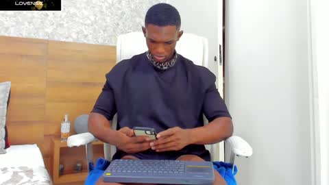 Nicolas online show from December 12, 12:44 pm