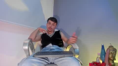 Nicolas Rey online show from November 12, 3:34 am