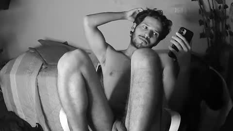 nicolasrodrii online show from June 18, 12:23 am