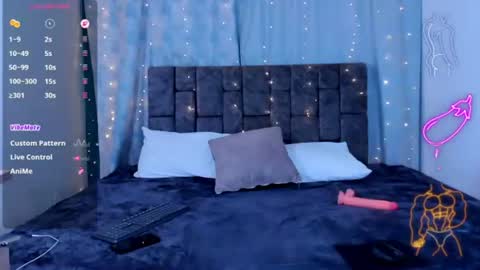 nicolastorres__ online show from June 17, 7:43 am