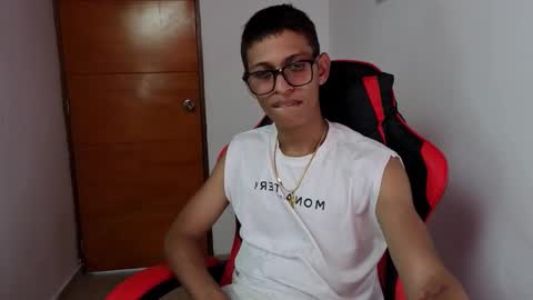 niklaus_wolf online show from February 21, 6:42 pm