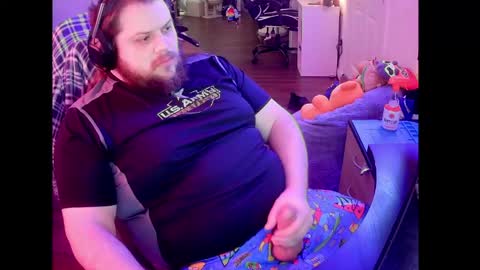 HungStepSon online show from May 2, 10:40 am